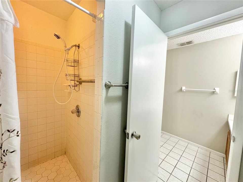En Renta: $1,400 (2 camas, 2 baños, 930 Pies cuadrados)
