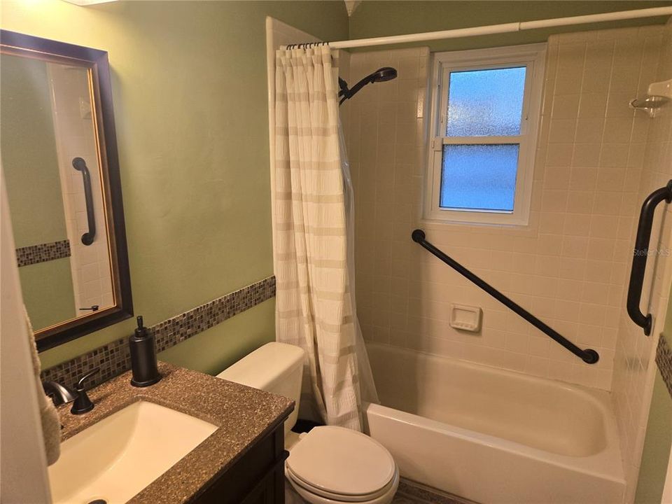 For Rent: $2,295 (3 beds, 2 baths, 1215 Square Feet)