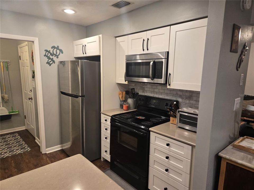 For Rent: $2,295 (3 beds, 2 baths, 1215 Square Feet)