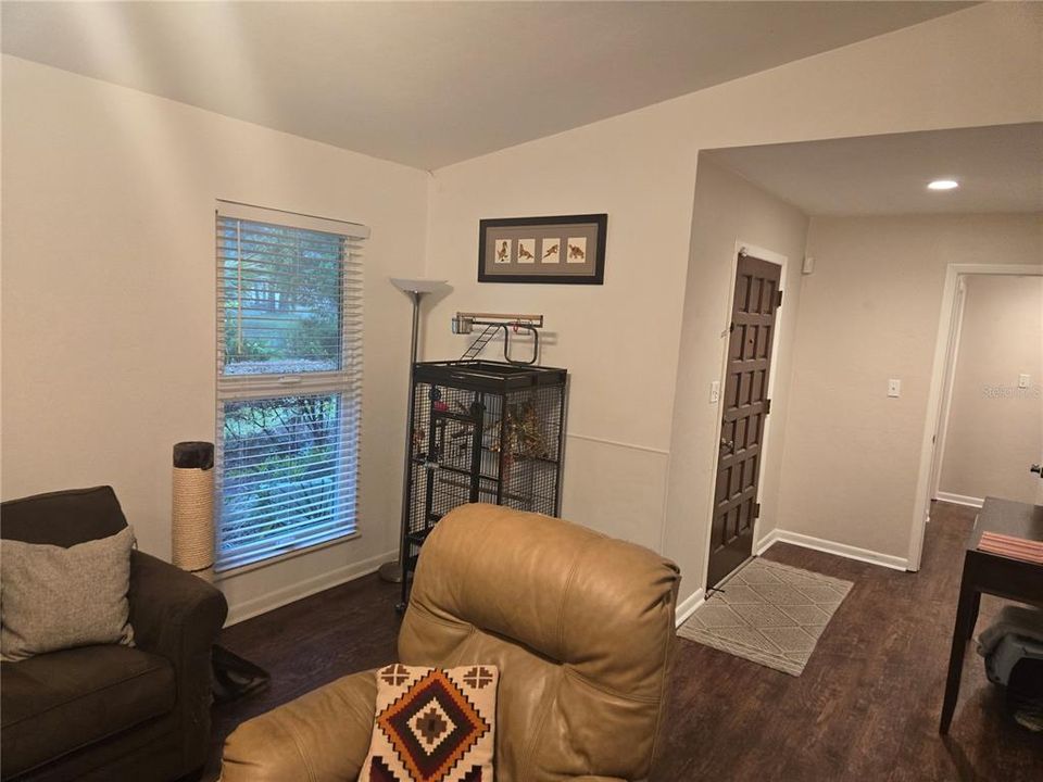 For Rent: $2,295 (3 beds, 2 baths, 1215 Square Feet)