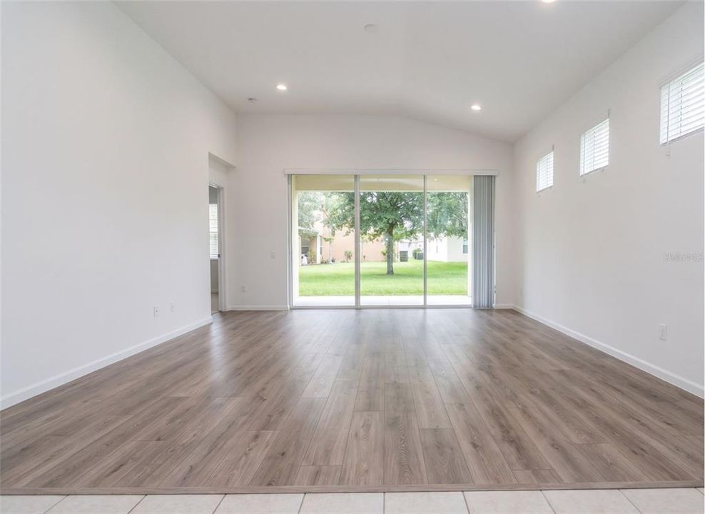 На продажу: $549,999 (4 спален, 3 ванн, 2190 Квадратных фут)