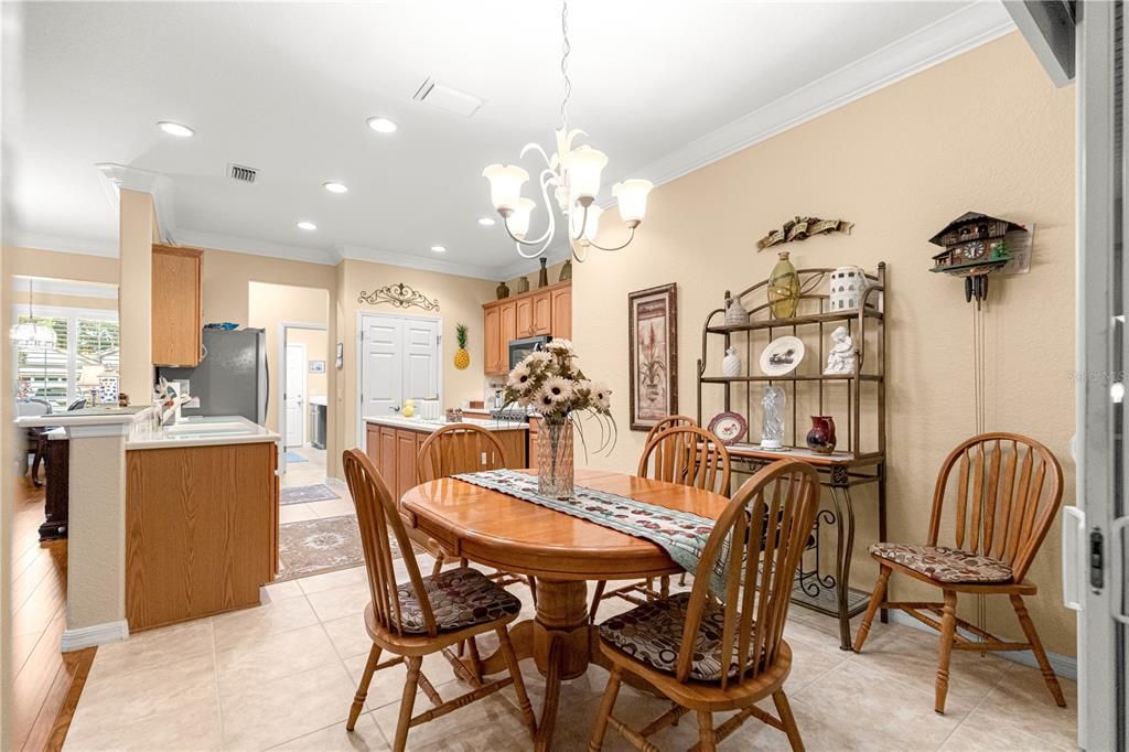 En Venta: $375,000 (3 camas, 2 baños, 2121 Pies cuadrados)
