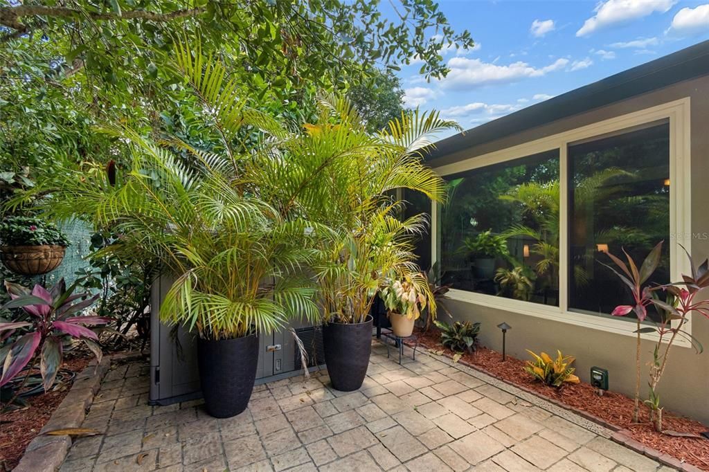 For Sale: $370,000 (3 beds, 2 baths, 1450 Square Feet)