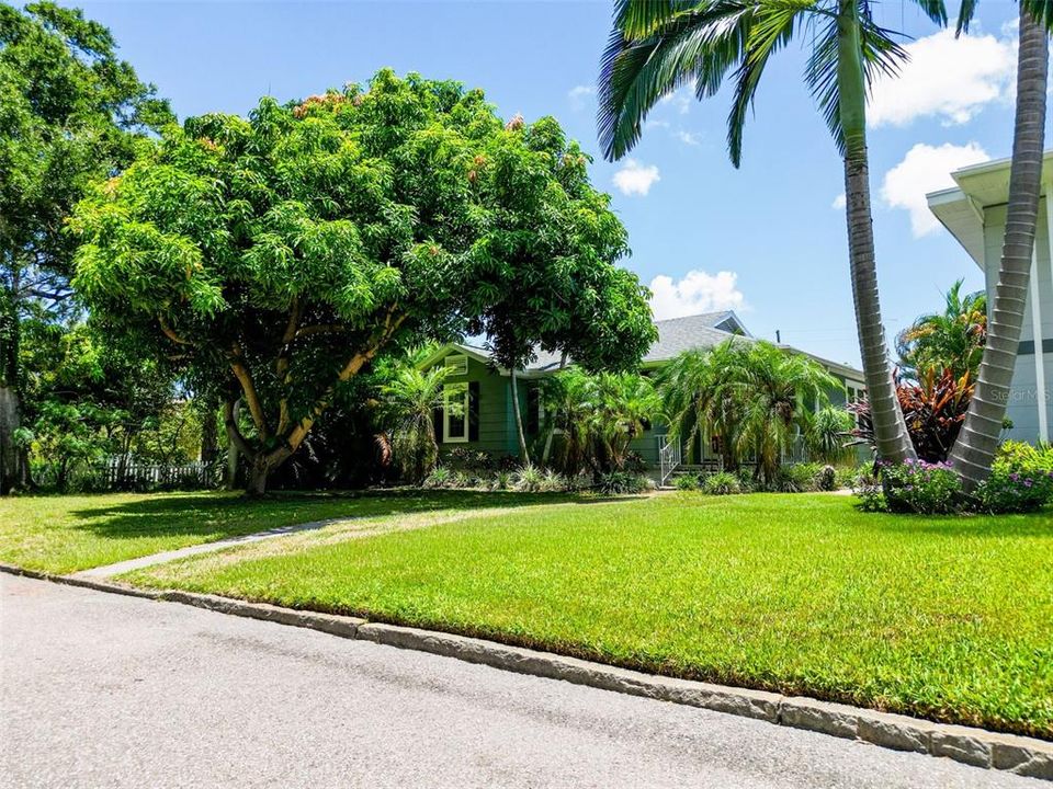 На продажу: $1,400,000 (3 спален, 2 ванн, 2117 Квадратных фут)