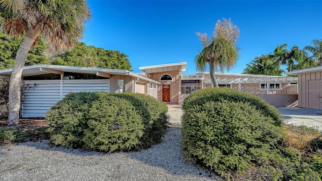 For Sale: $2,295,000 (0.34 acres)