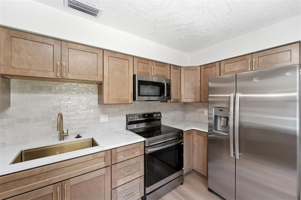 En Venta: $325,000 (3 camas, 2 baños, 1630 Pies cuadrados)