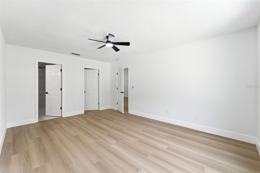 En Venta: $325,000 (3 camas, 2 baños, 1630 Pies cuadrados)