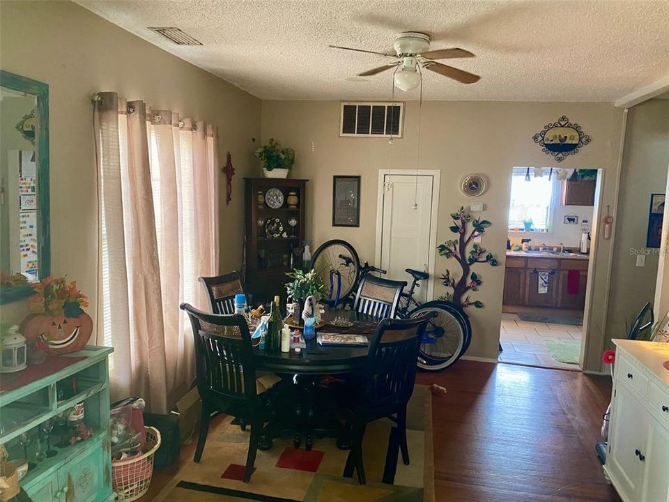 En Venta: $429,000 (8 camas, 0 baños, 2540 Pies cuadrados)