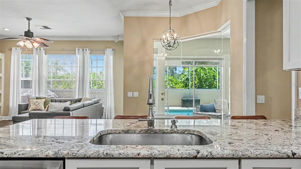 En Venta: $585,000 (4 camas, 3 baños, 2916 Pies cuadrados)
