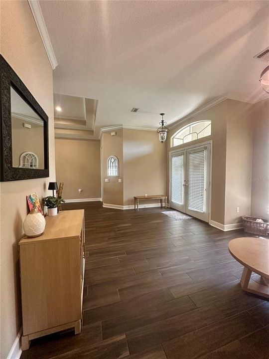 En Venta: $585,000 (4 camas, 3 baños, 2916 Pies cuadrados)
