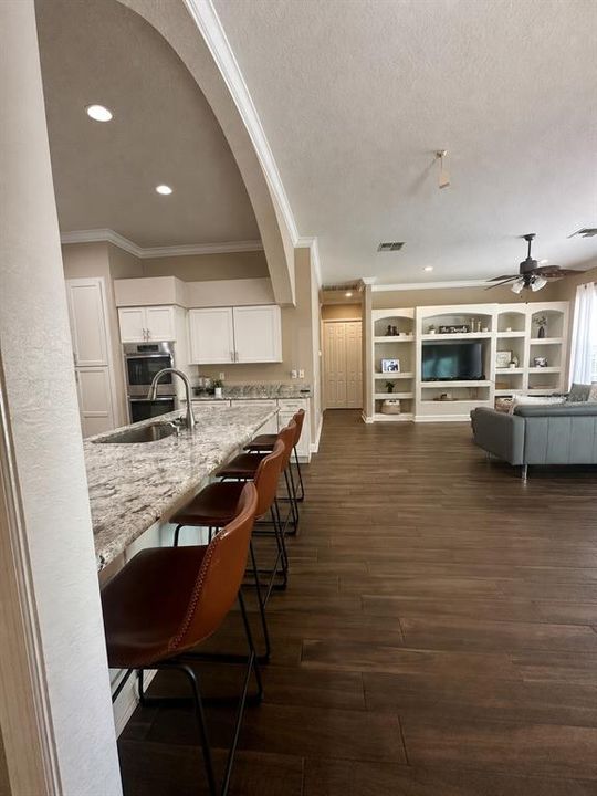 En Venta: $585,000 (4 camas, 3 baños, 2916 Pies cuadrados)