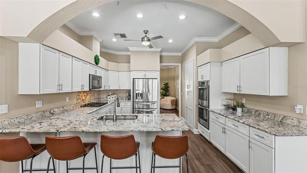 En Venta: $585,000 (4 camas, 3 baños, 2916 Pies cuadrados)