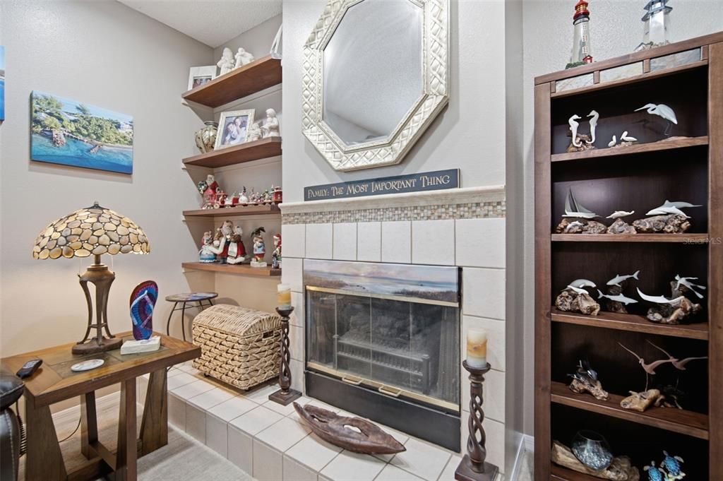 En Venta: $515,500 (4 camas, 3 baños, 2182 Pies cuadrados)