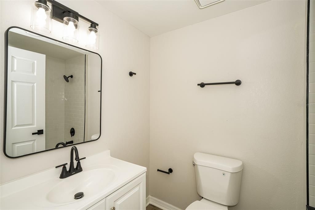 Activo con contrato: $269,900 (3 camas, 2 baños, 1248 Pies cuadrados)