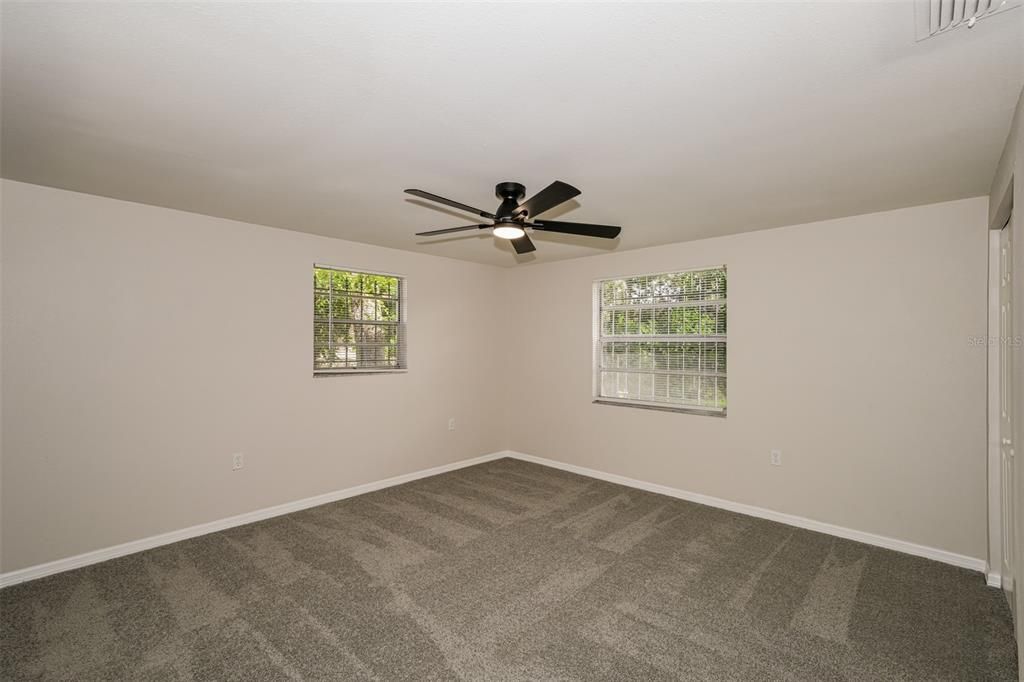 Activo con contrato: $269,900 (3 camas, 2 baños, 1248 Pies cuadrados)
