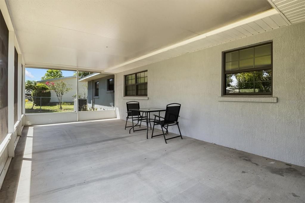 Activo con contrato: $245,000 (3 camas, 2 baños, 1193 Pies cuadrados)
