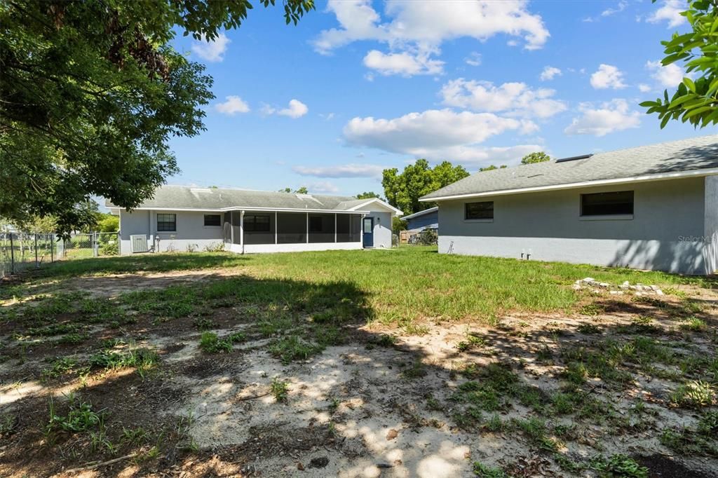 Activo con contrato: $245,000 (3 camas, 2 baños, 1193 Pies cuadrados)