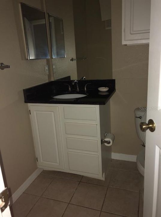 For Rent: $1,400 (1 beds, 1 baths, 636 Square Feet)