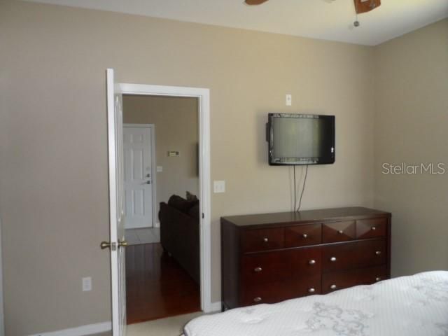 For Rent: $1,400 (1 beds, 1 baths, 636 Square Feet)
