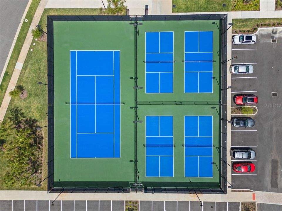 На продажу: $869,900 (4 спален, 3 ванн, 3172 Квадратных фут)