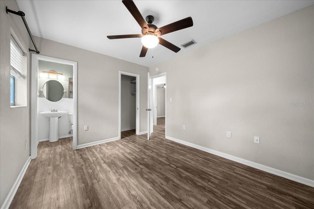 For Sale: $204,900 (3 beds, 1 baths, 1000 Square Feet)