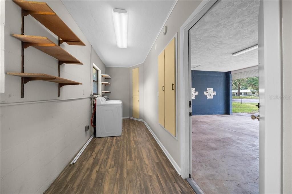 For Sale: $204,900 (3 beds, 1 baths, 1000 Square Feet)