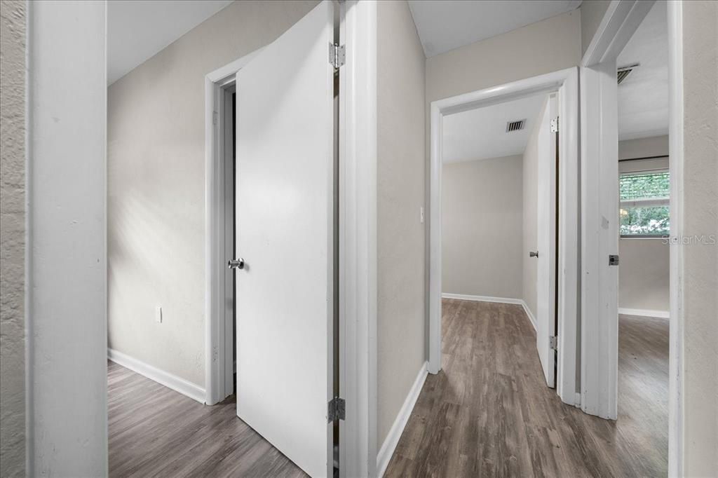 For Sale: $204,900 (3 beds, 1 baths, 1000 Square Feet)