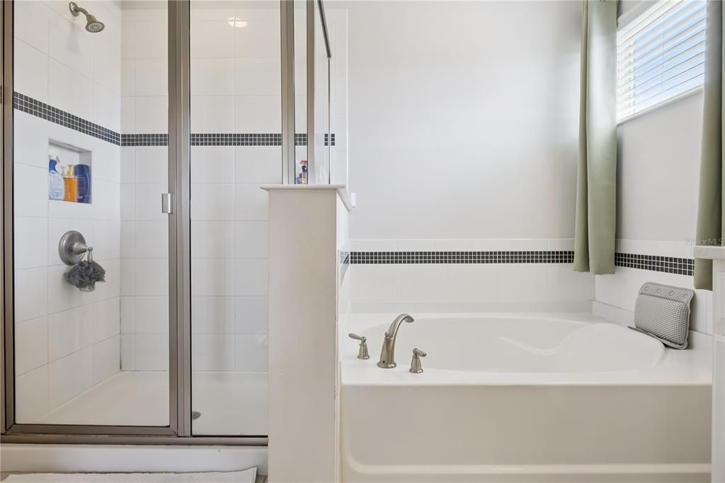 For Rent: $4,000 (5 beds, 3 baths, 3227 Square Feet)