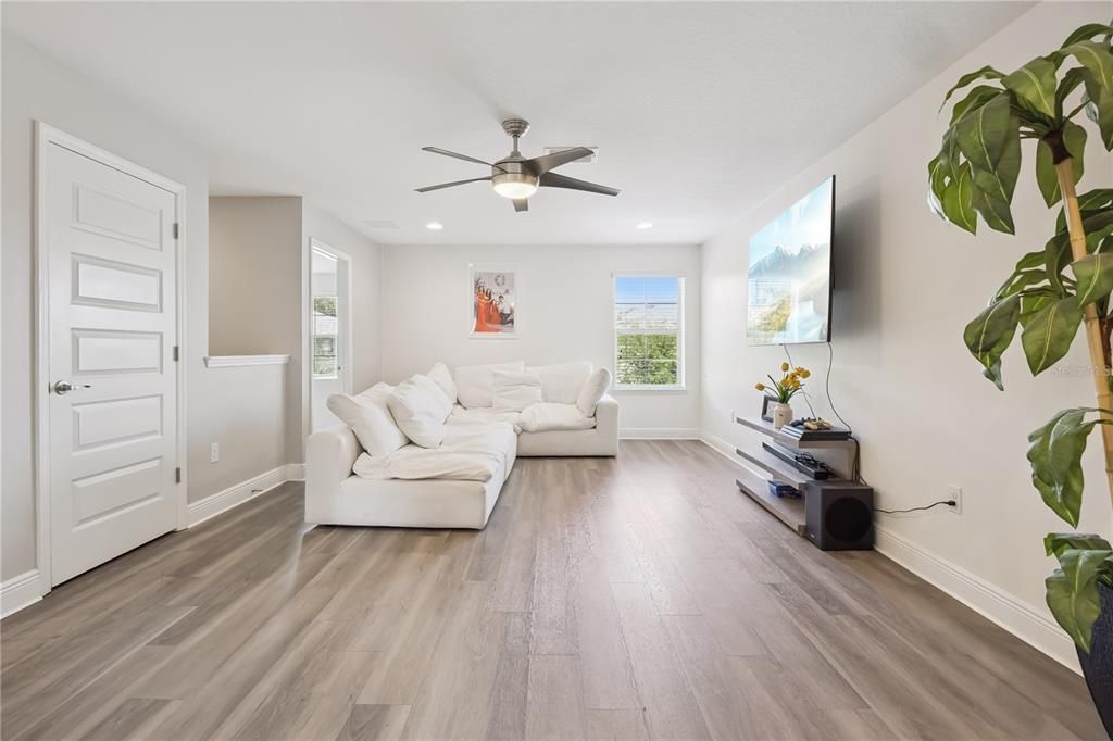 For Rent: $4,000 (5 beds, 3 baths, 3227 Square Feet)
