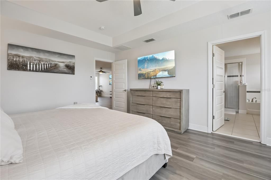 For Rent: $4,000 (5 beds, 3 baths, 3227 Square Feet)