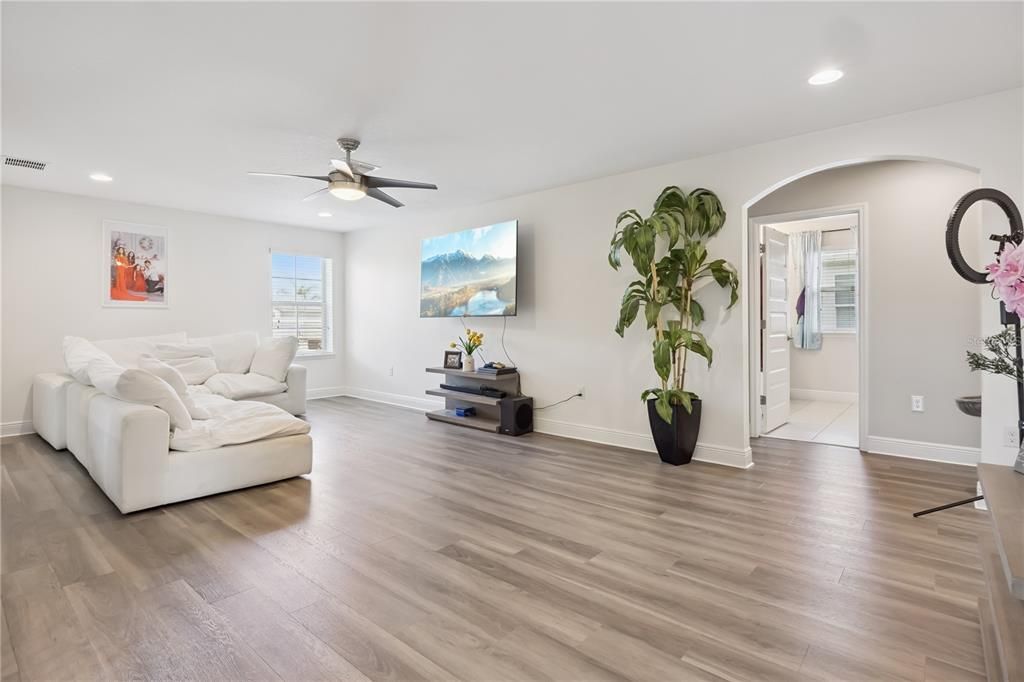 For Rent: $4,000 (5 beds, 3 baths, 3227 Square Feet)