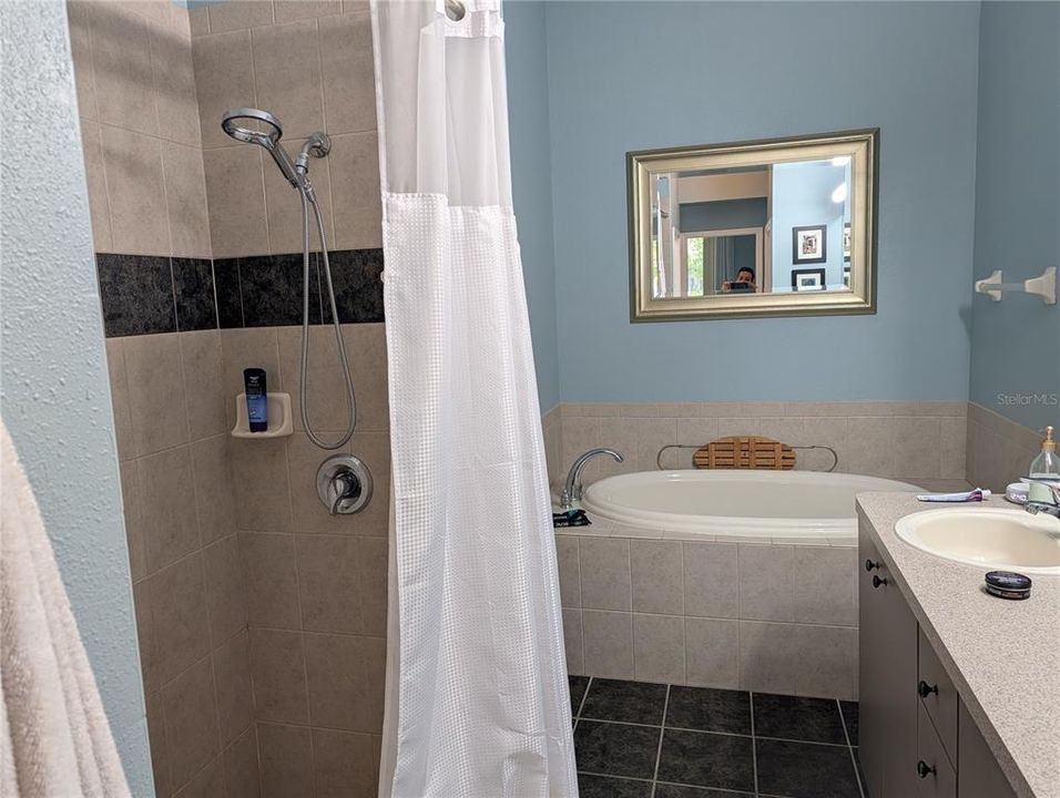 For Sale: $295,000 (2 beds, 2 baths, 1310 Square Feet)
