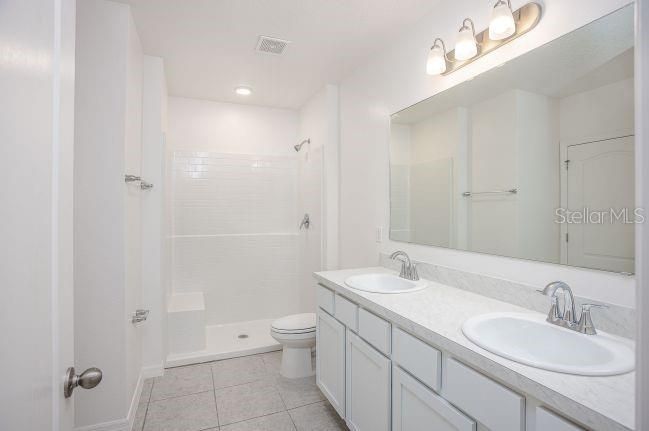 For Sale: $495,900 (4 beds, 2 baths, 2692 Square Feet)