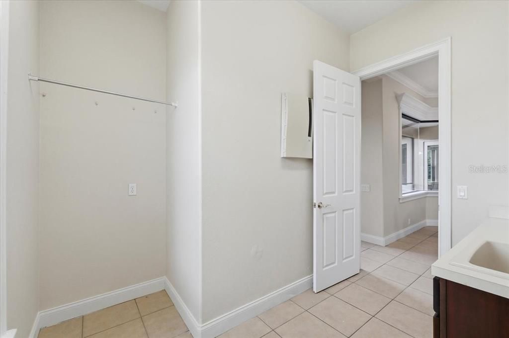 For Sale: $775,000 (5 beds, 3 baths, 3375 Square Feet)