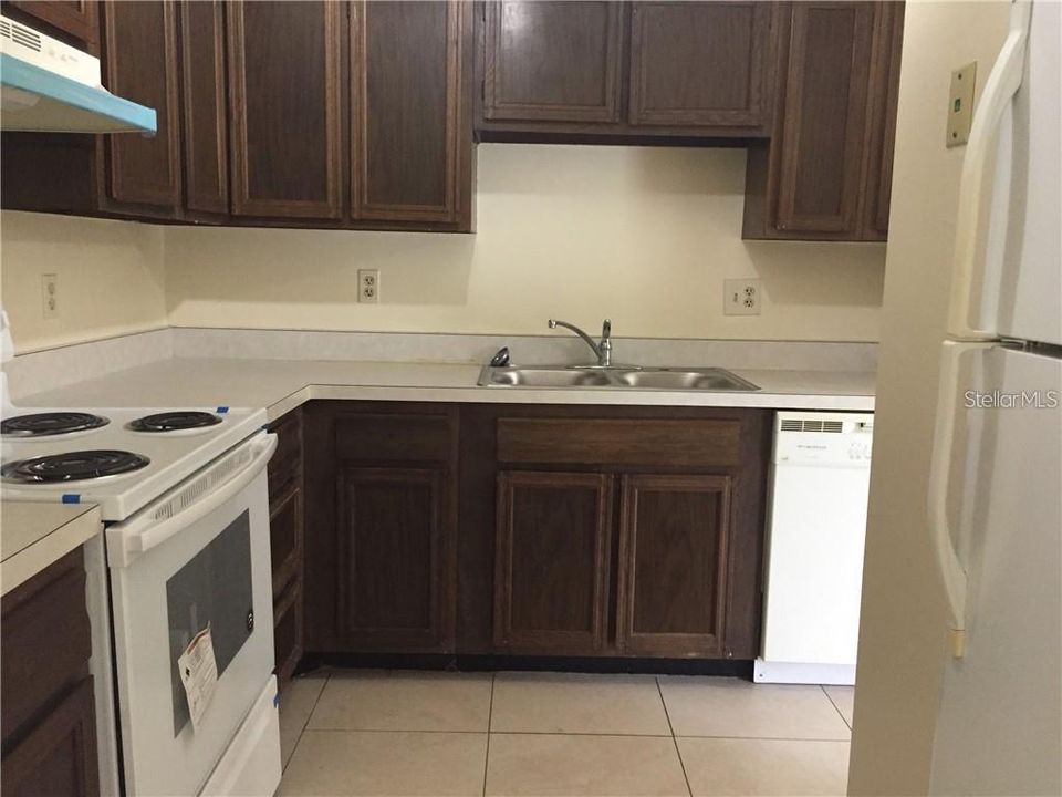 For Rent: $1,099 (1 beds, 1 baths, 920 Square Feet)