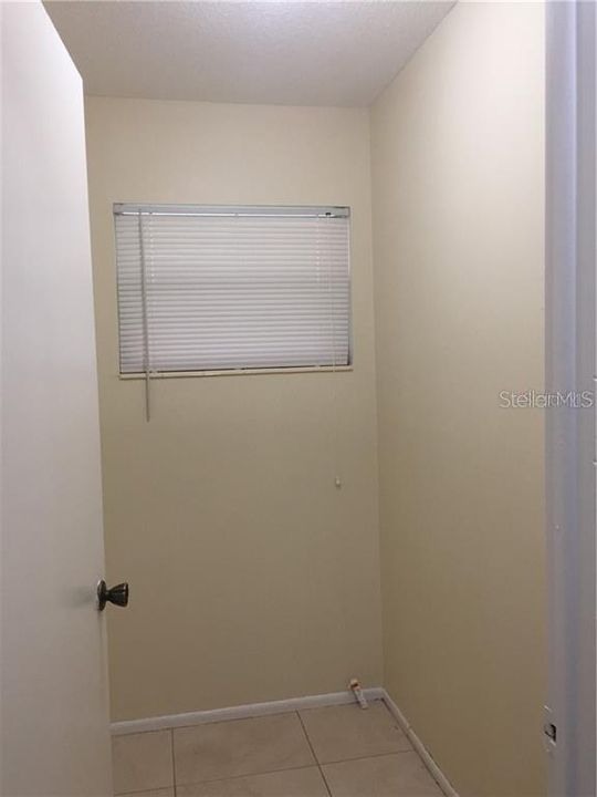 For Rent: $1,099 (1 beds, 1 baths, 920 Square Feet)
