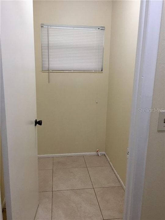 For Rent: $1,099 (1 beds, 1 baths, 920 Square Feet)