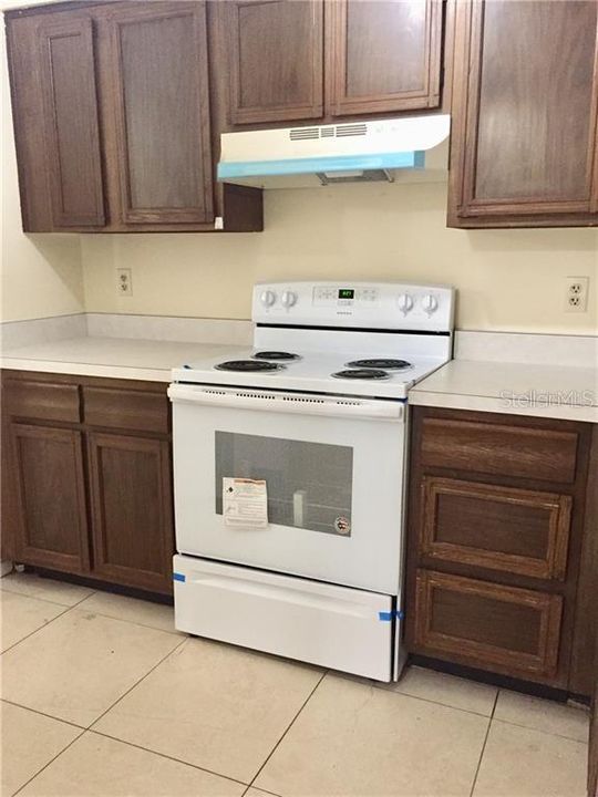For Rent: $1,099 (1 beds, 1 baths, 920 Square Feet)