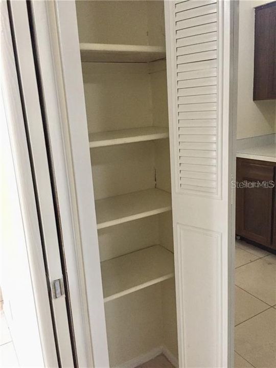 For Rent: $1,099 (1 beds, 1 baths, 920 Square Feet)