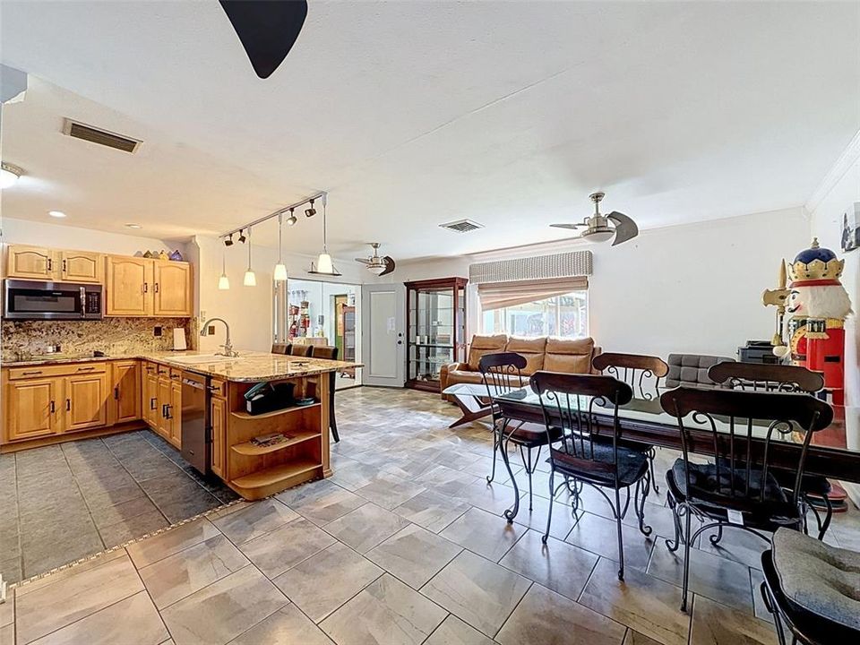 For Sale: $495,000 (3 beds, 2 baths, 1818 Square Feet)