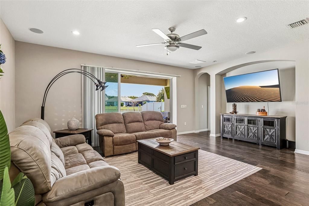 For Sale: $624,900 (4 beds, 3 baths, 2892 Square Feet)
