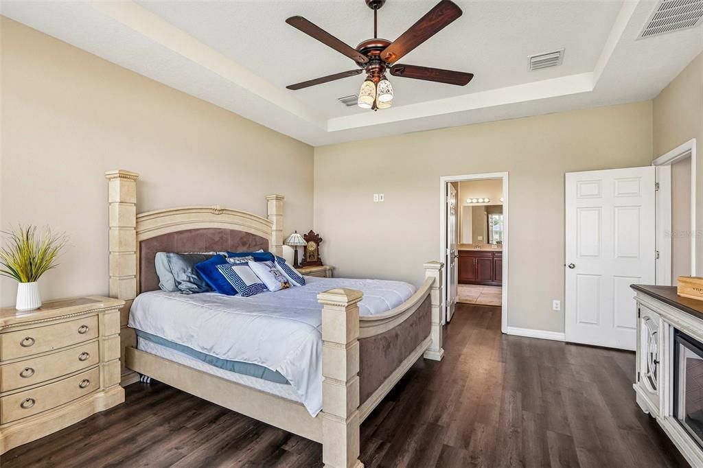 For Sale: $624,900 (4 beds, 3 baths, 2892 Square Feet)