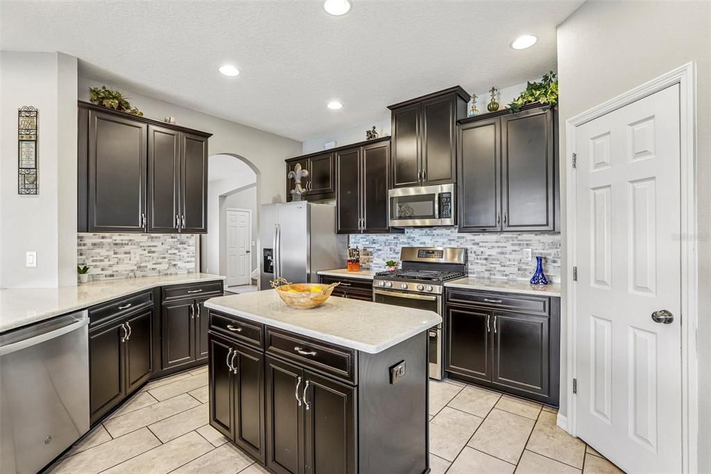 For Sale: $624,900 (4 beds, 3 baths, 2892 Square Feet)