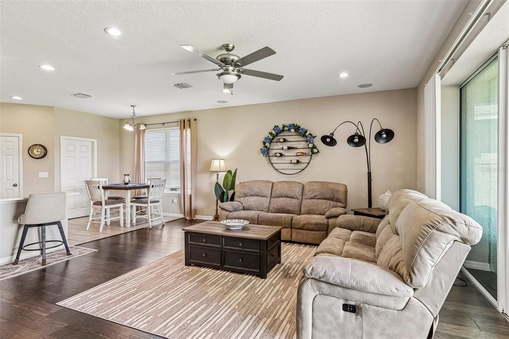 For Sale: $624,900 (4 beds, 3 baths, 2892 Square Feet)