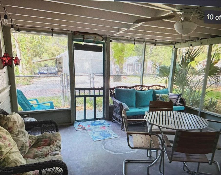 For Sale: $150,000 (1 beds, 1 baths, 674 Square Feet)