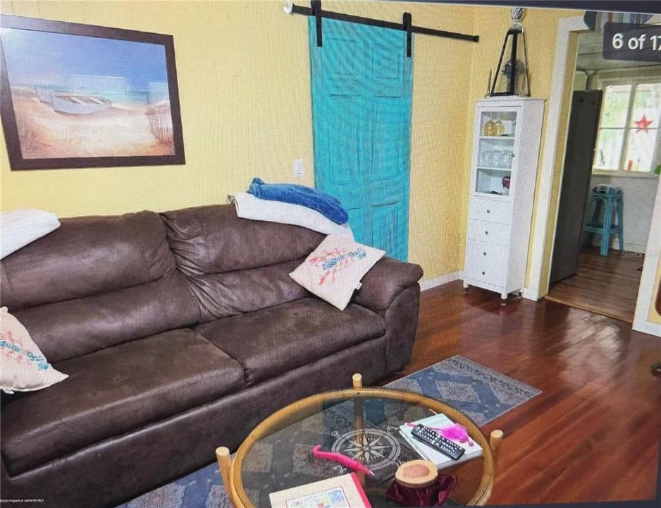 For Sale: $150,000 (1 beds, 1 baths, 674 Square Feet)