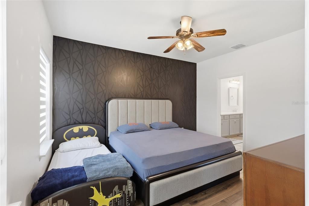 For Sale: $375,000 (3 beds, 2 baths, 1472 Square Feet)