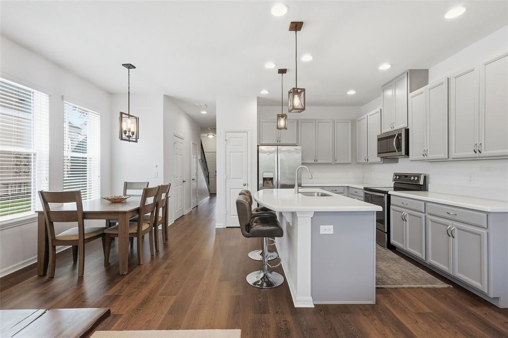 For Sale: $375,000 (3 beds, 2 baths, 1472 Square Feet)