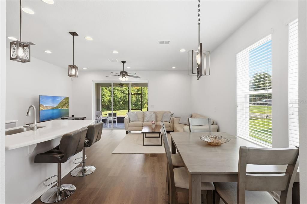 For Sale: $375,000 (3 beds, 2 baths, 1472 Square Feet)