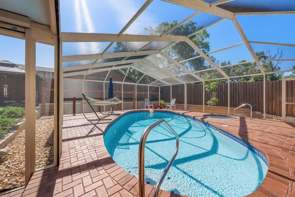 En Venta: $525,000 (4 camas, 2 baños, 2005 Pies cuadrados)